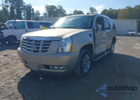 2007 Cadillac Escalade Standard z USA, uszkodzony, nr VIN 1GYEC63827R385546